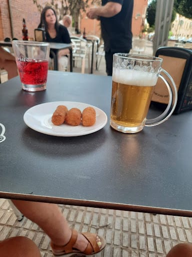 Casa Manolo: bar de barrio con cocina tradicional