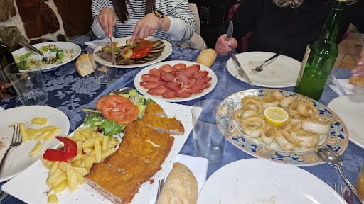 Sidrería Restaurante Rúe 9 en Oviedo: cocina asturiana tradicional