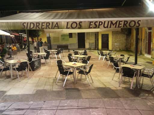 Comer en Los Espumeros de Cimavilla