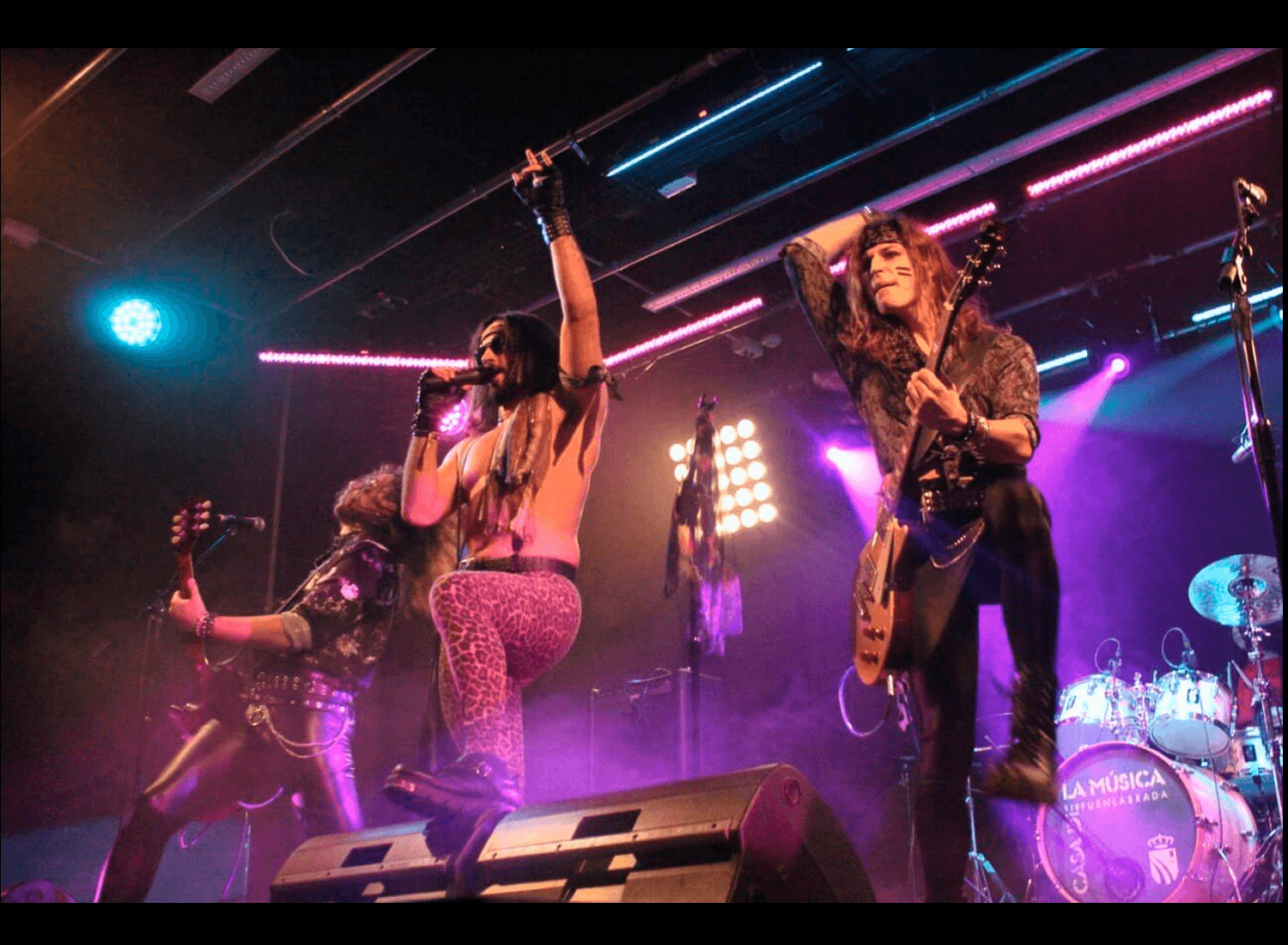 Fuenla On Stage: Cyanite