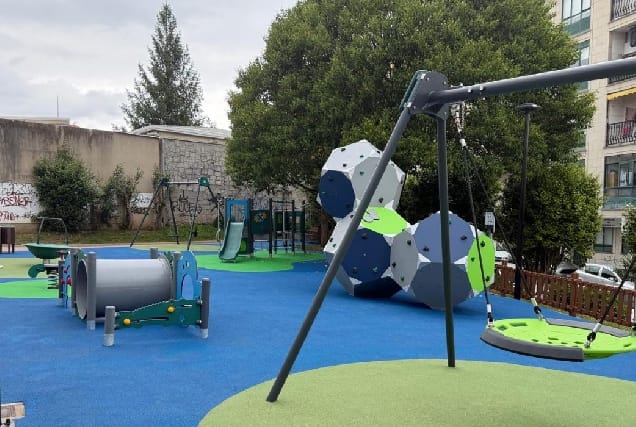 Tardes en familia en el renovado parque Pintor Seijo Rubio