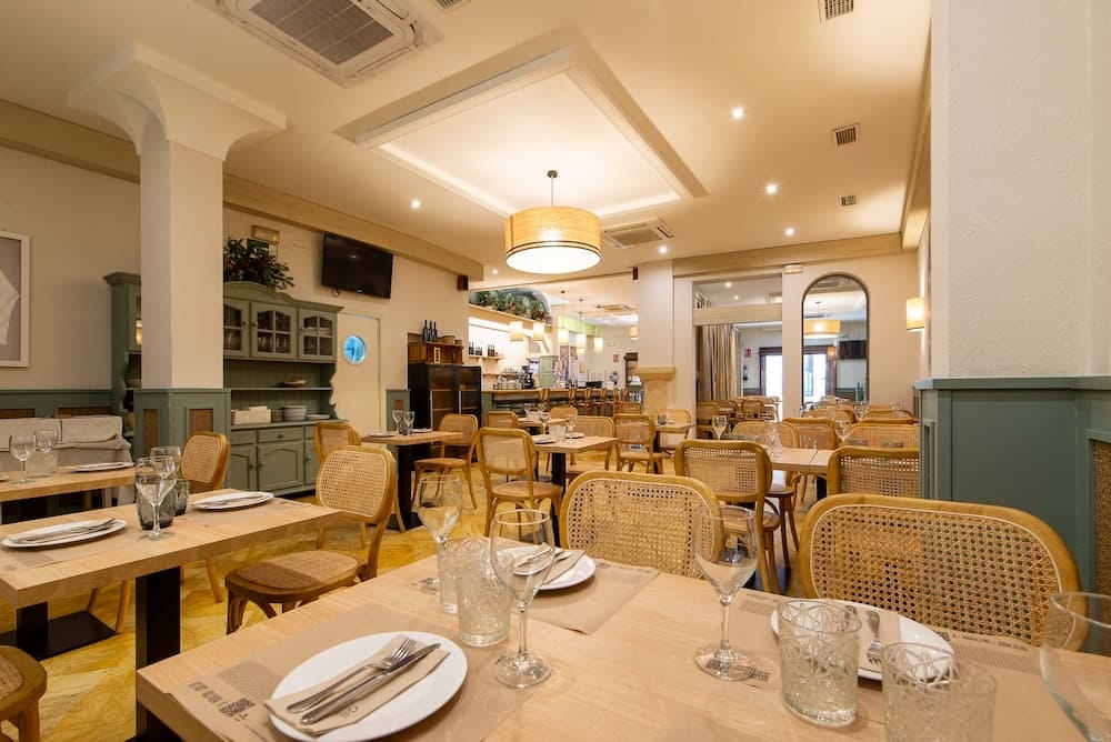 Bodegas Mezquita Céspedes: tapas cordobesas junto a la Mezquita