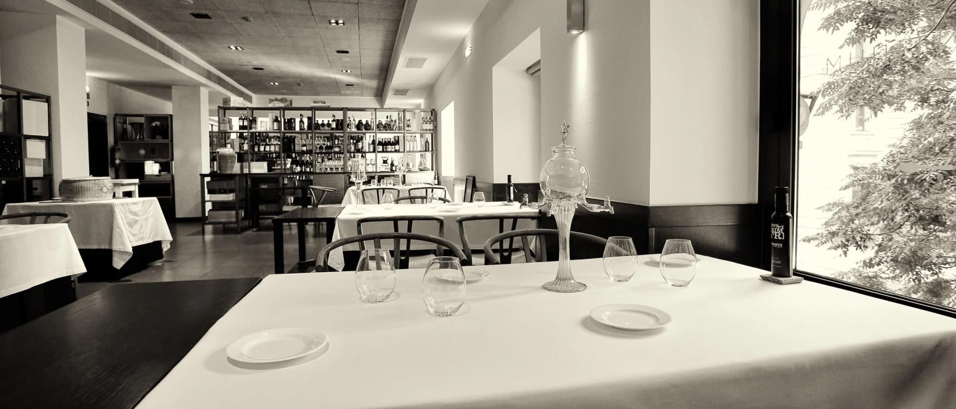 Absinthium: cocina clásica y ritual de absenta en Zaragoza