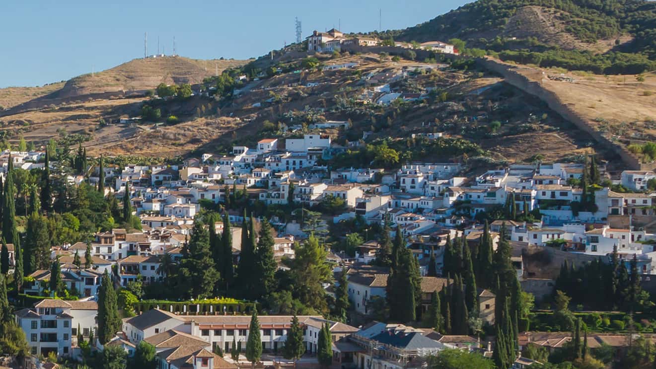 El Sacromonte y su flamenco: cuevas, zambras y museos