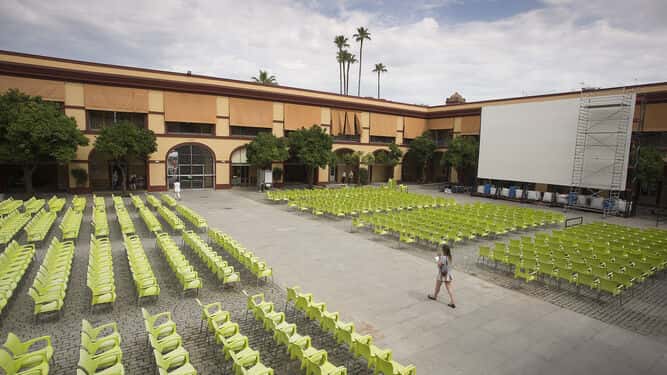 Cine de verano en los patios de Sevilla