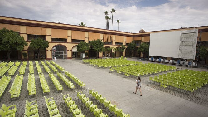 Cine de verano en los patios de Sevilla