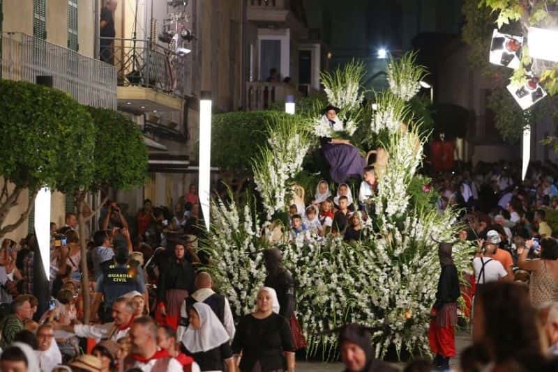 La Beata de Santa Margalida: fuego, flores y tradición