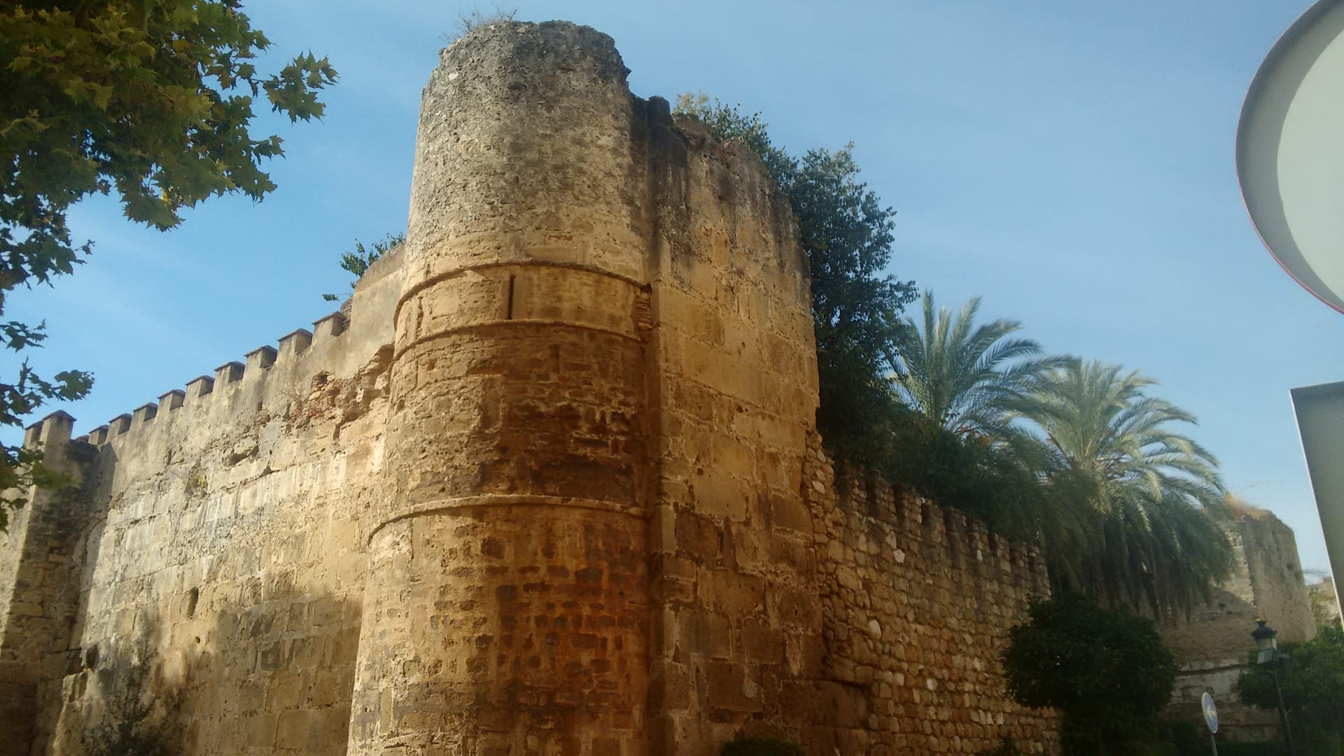 El Castillo de Marbella y sus murallas medievales