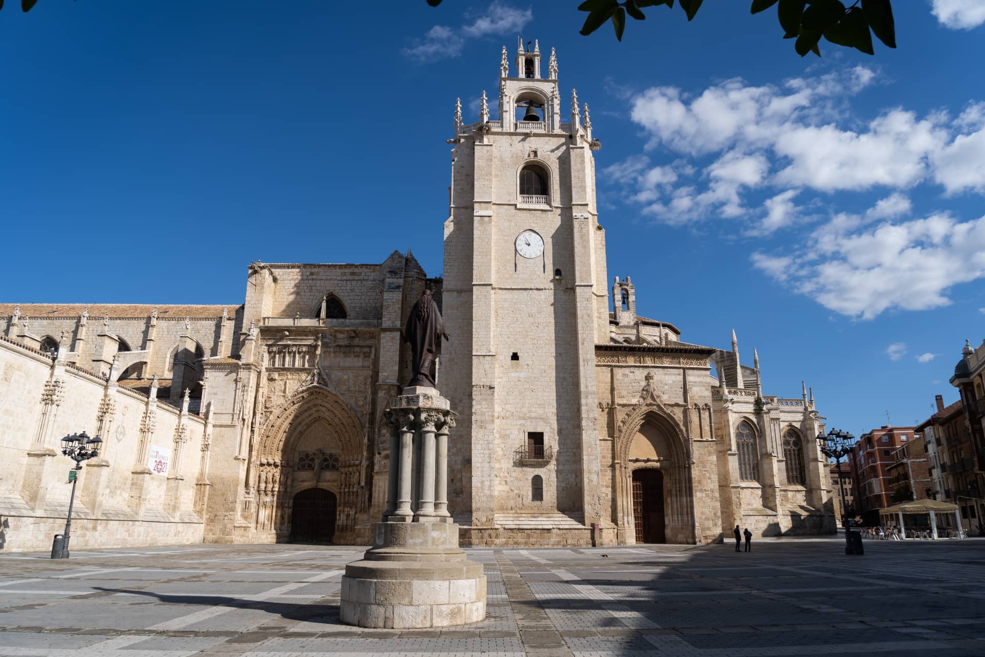 Dieciséis miradas al románico en la catedral
