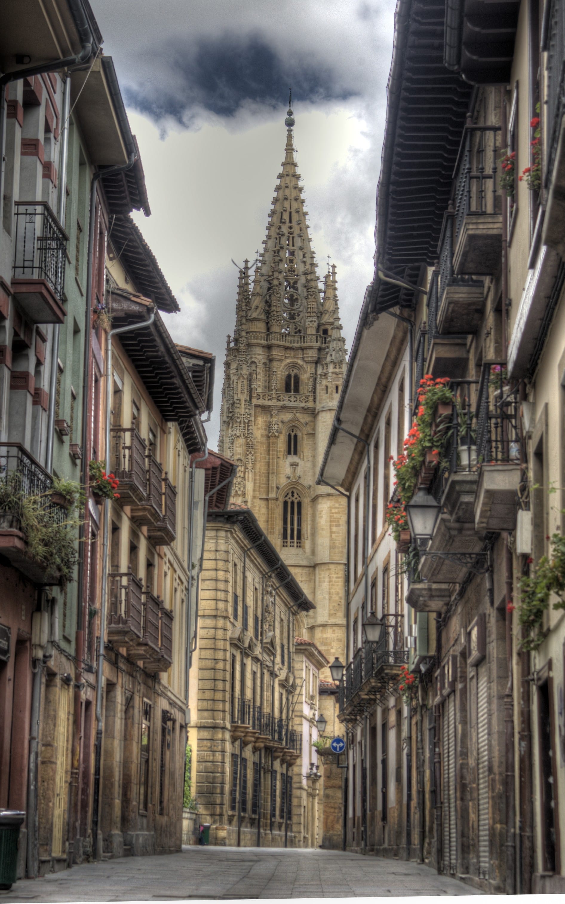 Ruta por los locales nocturnos con más historia de Oviedo