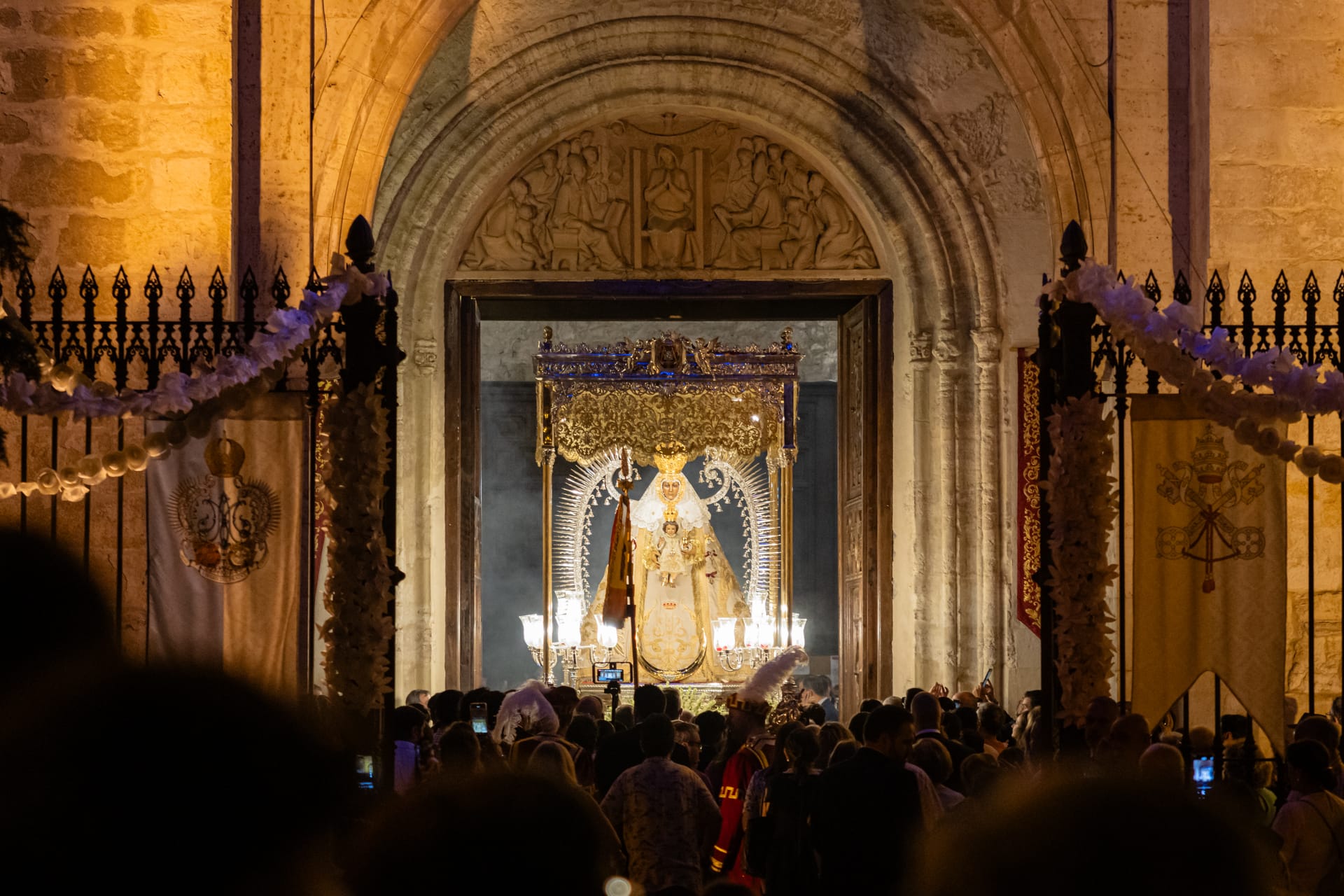 Misa Pontifical en honor a Santa María del Prado