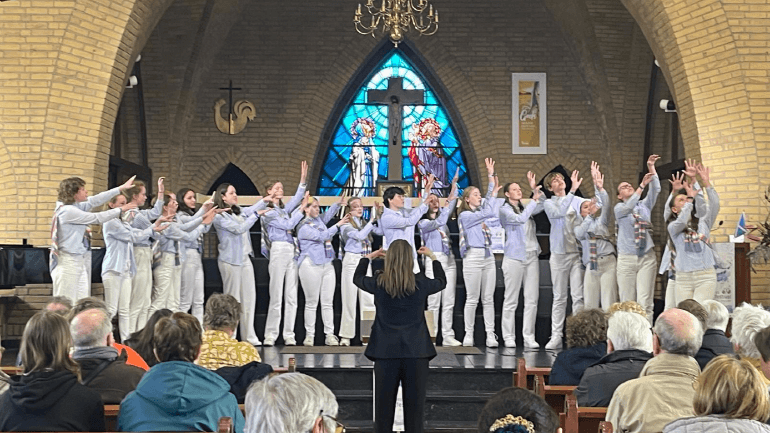 Concierto del Swan Children's Choir y el Cor jove Cantarella