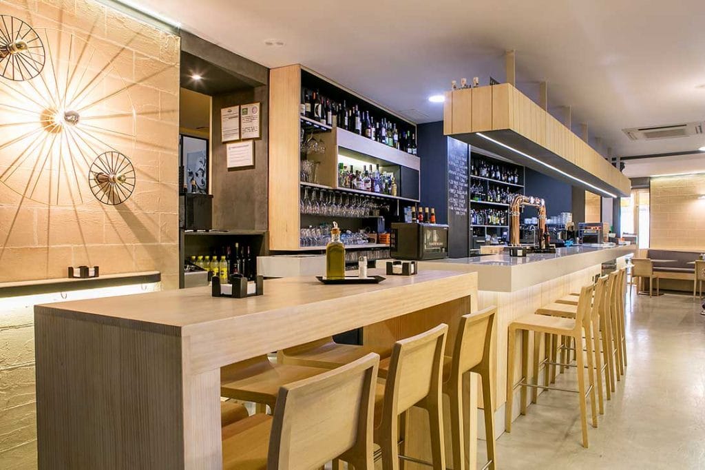La Cruz Blanca: cocina andaluza en la Plaza de la Yerba