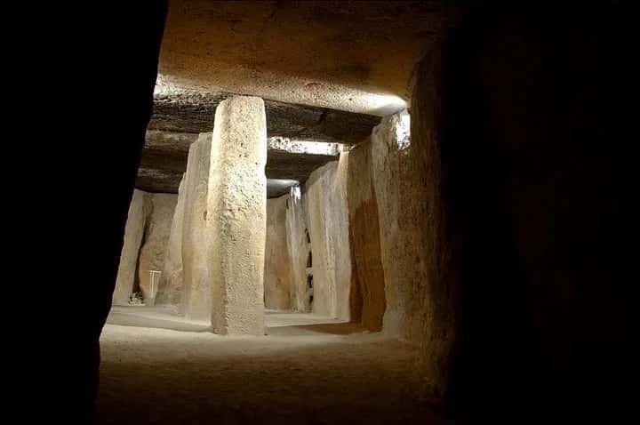 Presentación de la Guía oficial del Conjunto Arqueológico Dólmenes de Antequera
