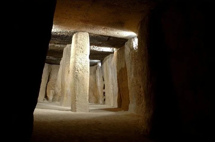 Presentación de la Guía oficial del Conjunto Arqueológico Dólmenes de Antequera