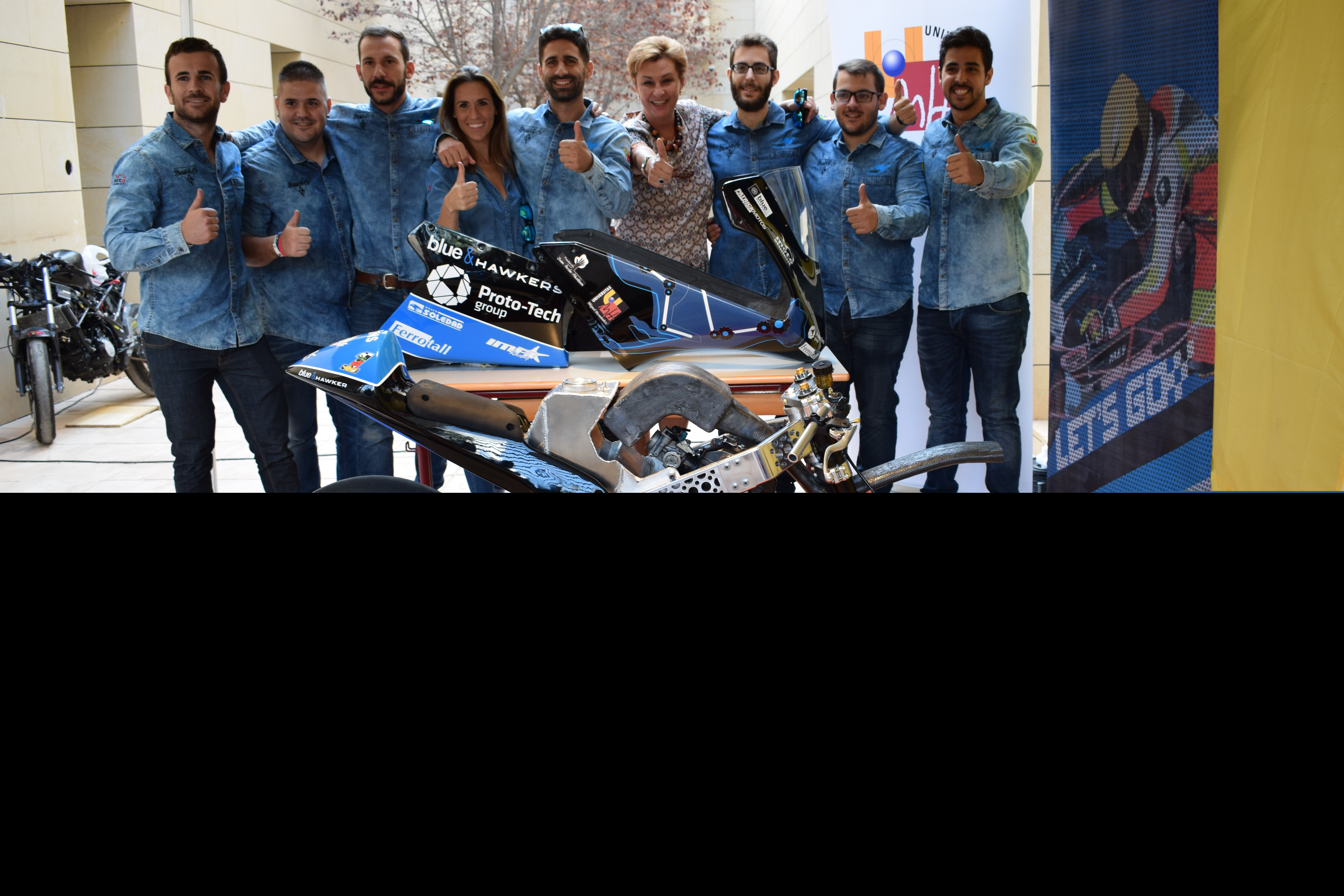Exposición de vehículos MotoStudent y FormulaStudent