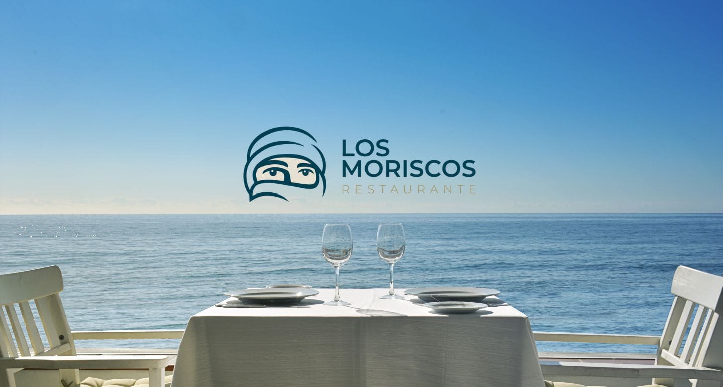 Comer junto al mar en el Restaurante Los Moriscos
