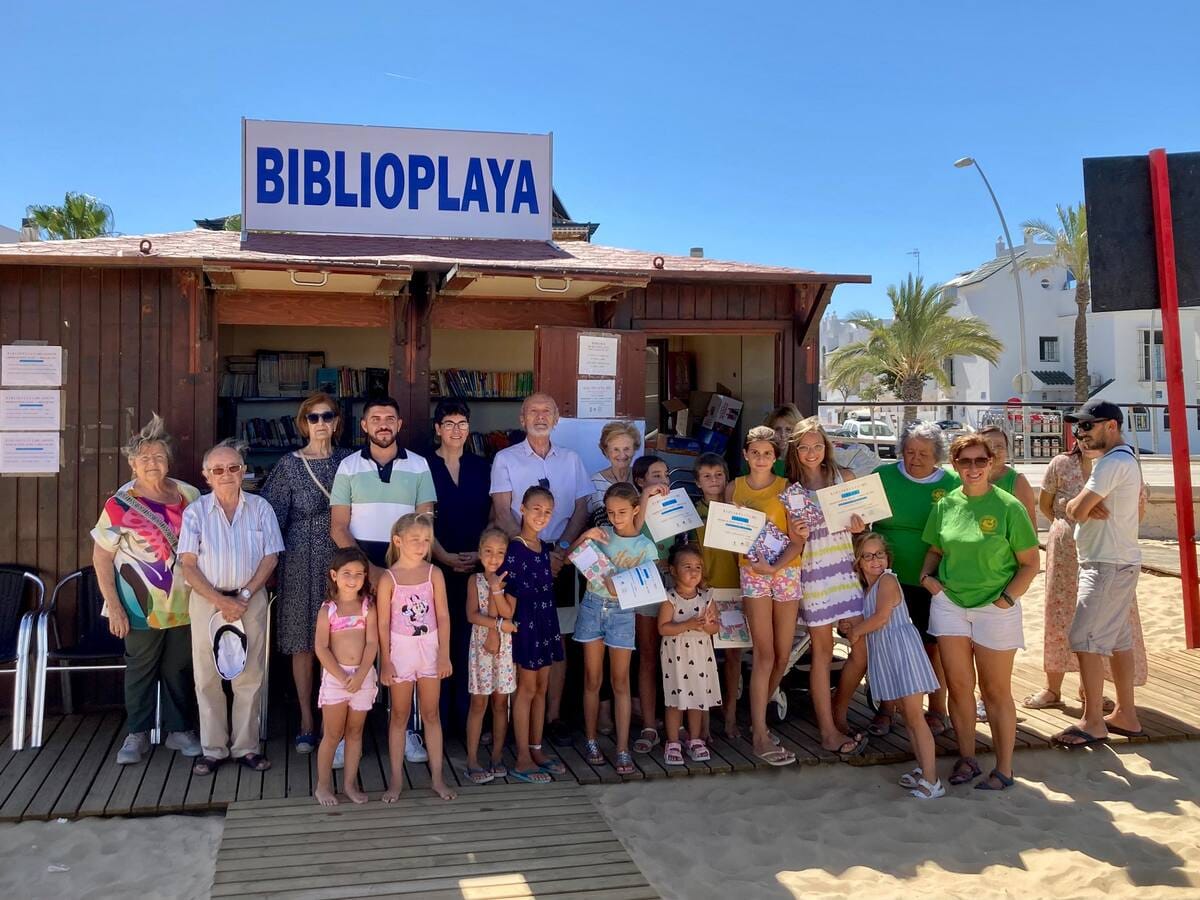 La Biblioplaya: leer gratis en la arena de Sanlúcar