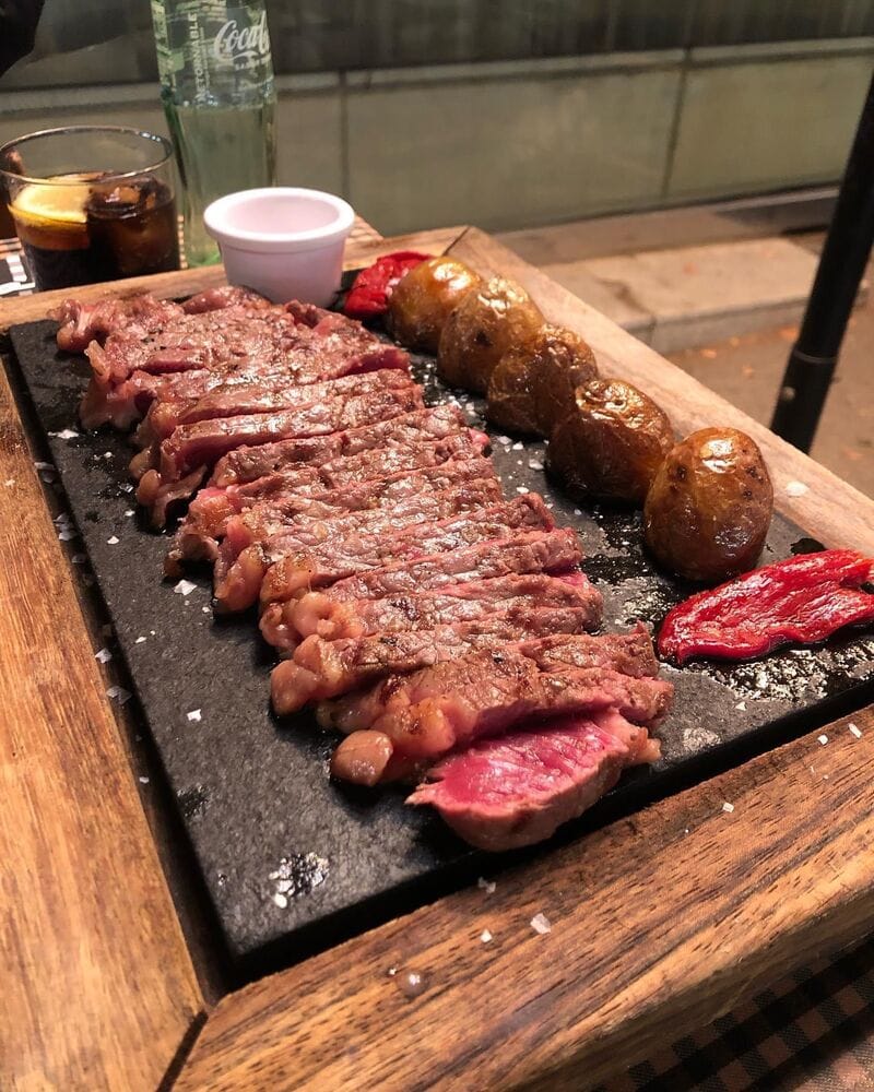 El Farolito L'H: tapas, paella y terraza en L'Hospitalet