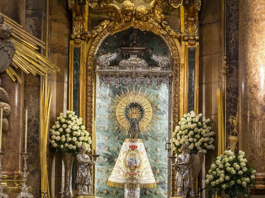 Nueva iluminación en la cúpula de la Basílica del Pilar