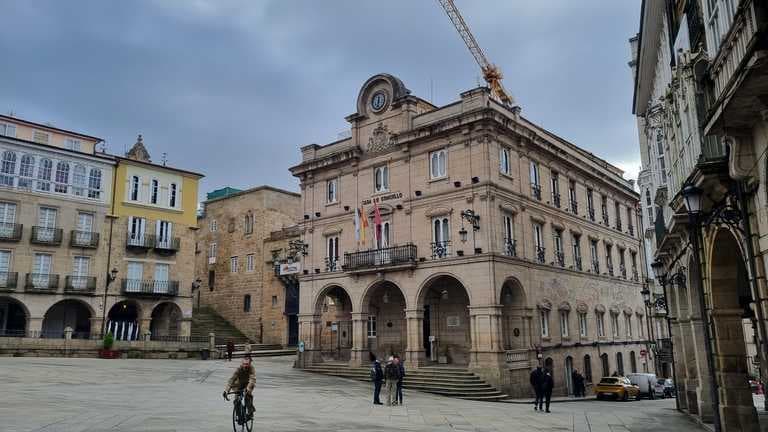 Nochevieja 2025 en Ourense: Guía para elegir una fiesta legal
