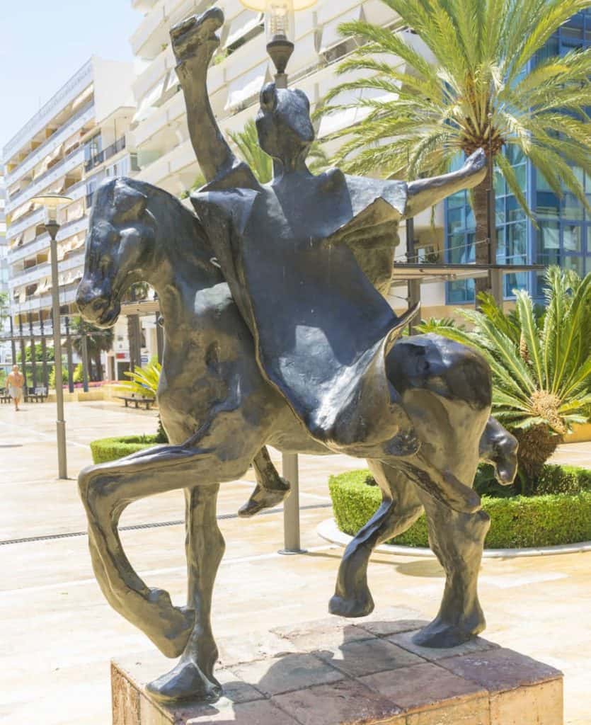 Exposición de Dalí en Marbella y ruta por la Avenida del Mar