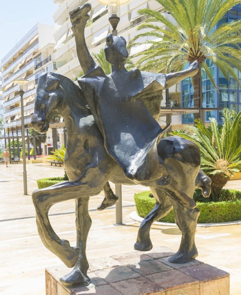 Exposición de Dalí en Marbella y ruta por la Avenida del Mar