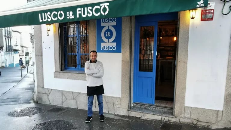 Luscofusco: raciones generosas en el barrio de Canido