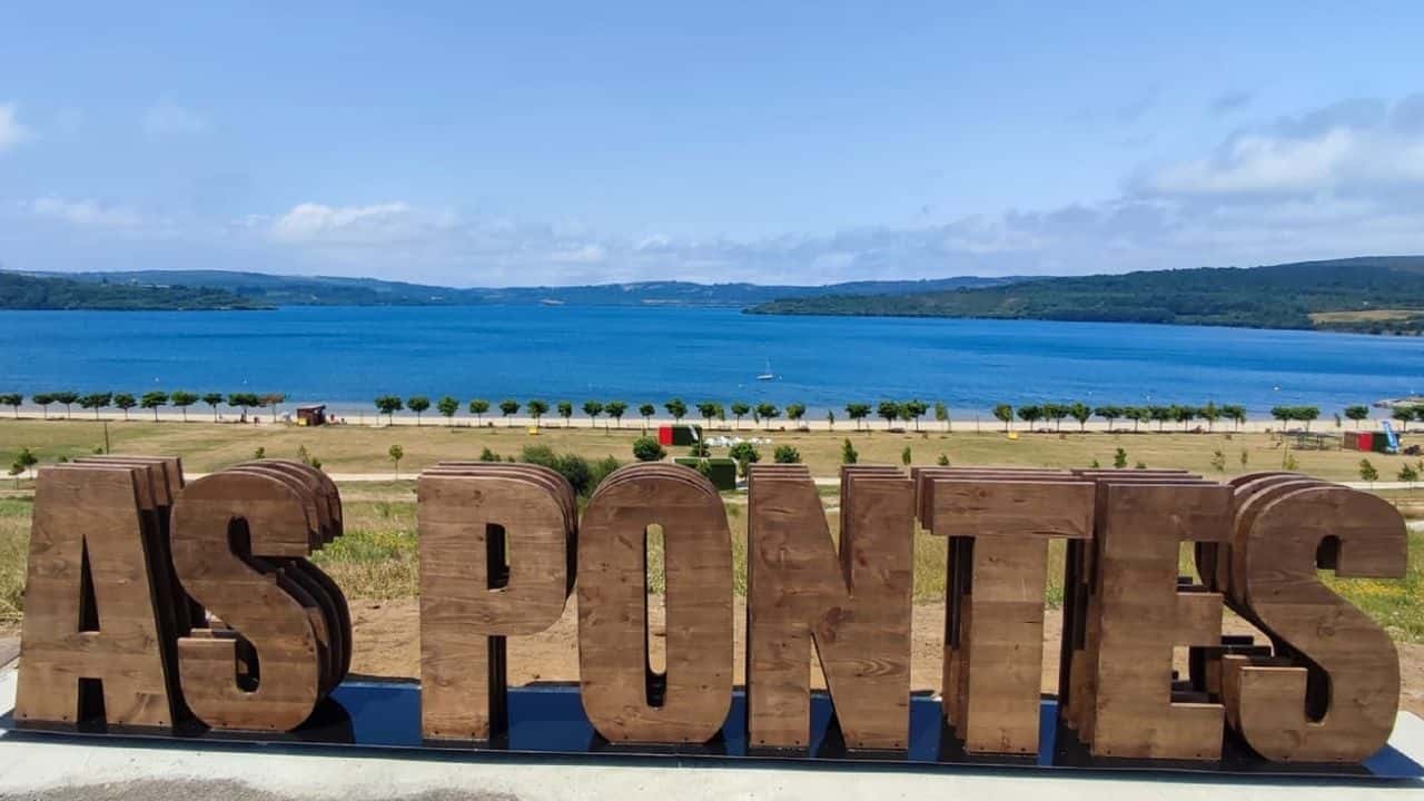 El parque acuático del lago de As Pontes reabre sus puertas