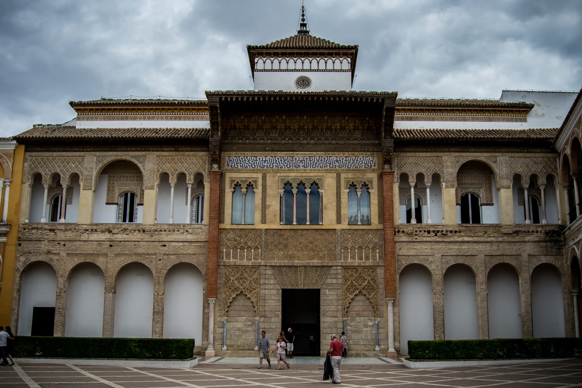 El portalón del Alcázar vuelve a lucir en Sevilla