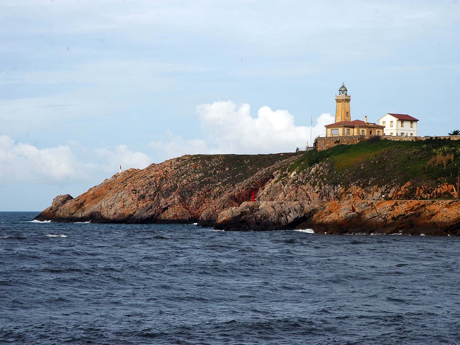 El Faro de Avilés se restaura: cómo acercarse a verlo
