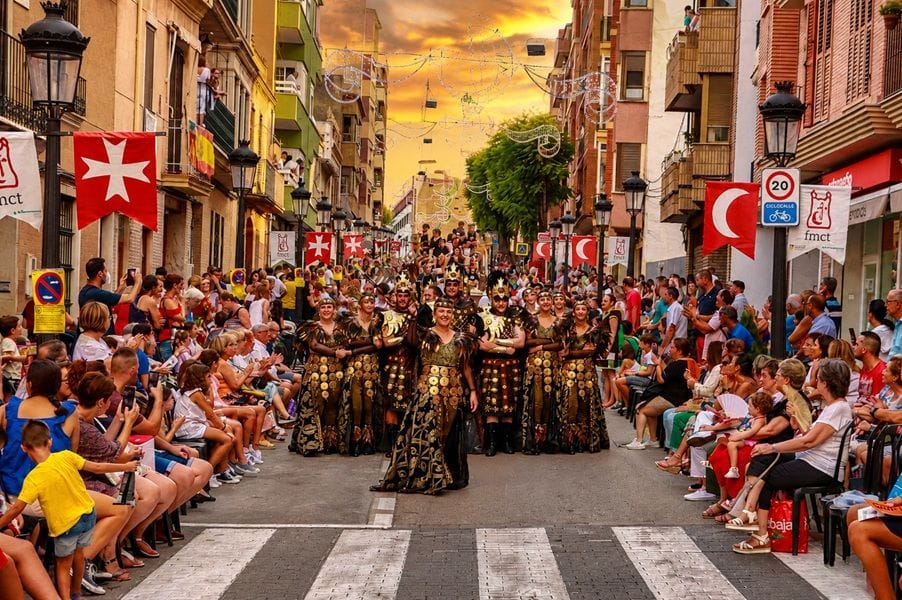 Conquista Mora y concierto gratuito en las Fiestas