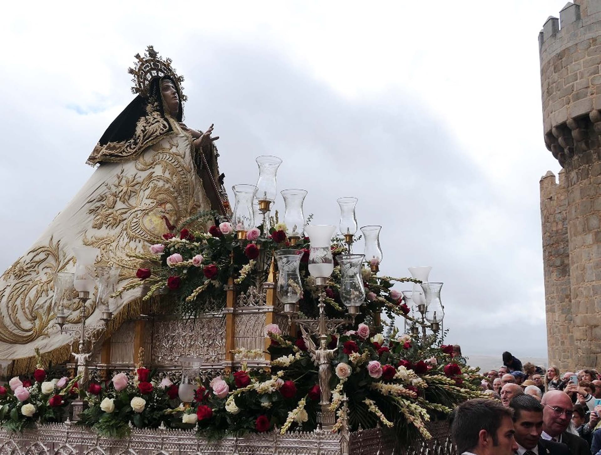 Bombai y Sofía Cristo en las Fiestas de La Santa