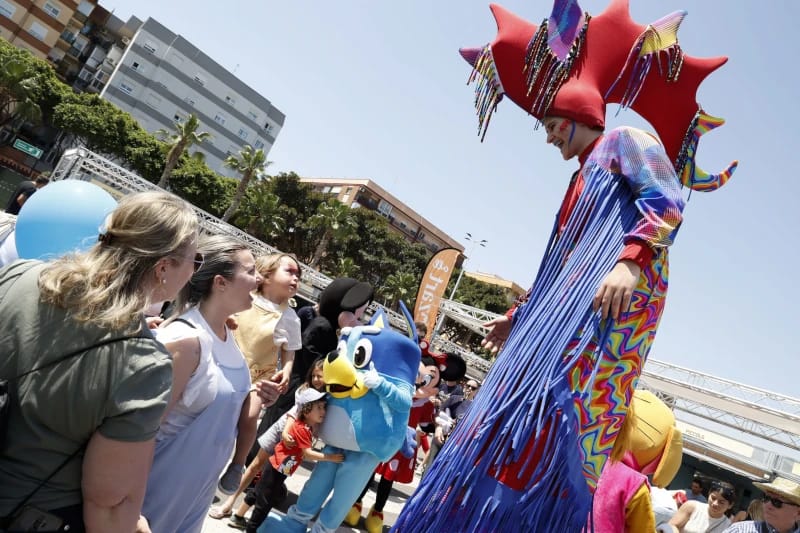 La Fira d’Estiu sigue en agosto junto al mar