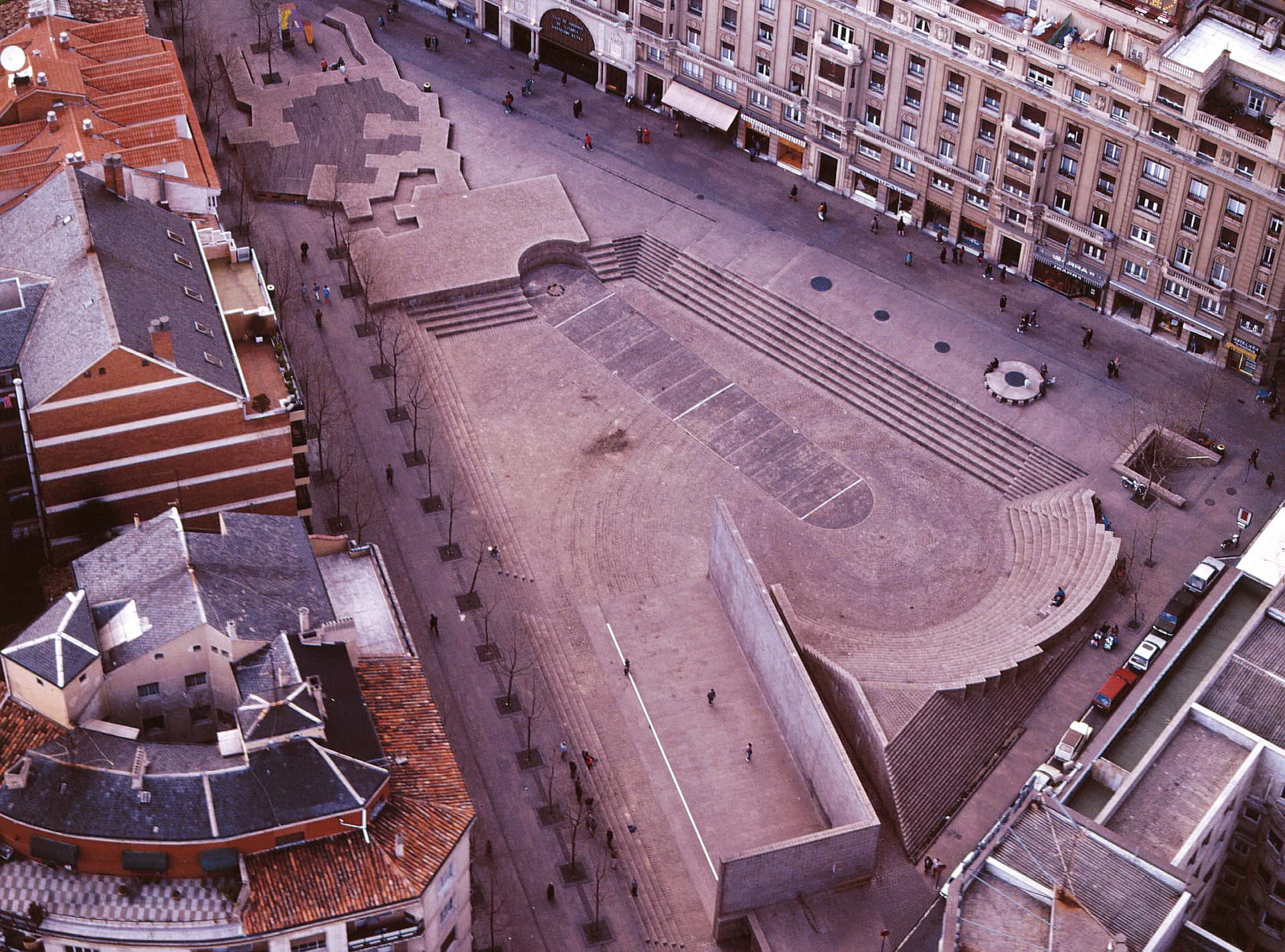 El Día de Galicia llena de gaitas la plaza de los Fueros