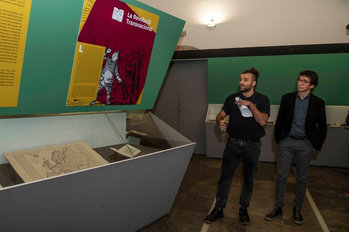 Taller 'Dictadors del segle XX: el culte a la personalitat'