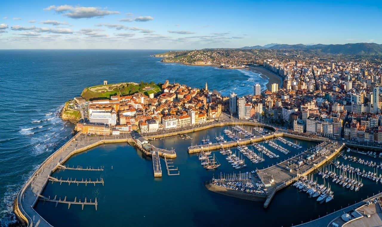 Ruta por los palacios y casonas con mejores vistas de Gijón