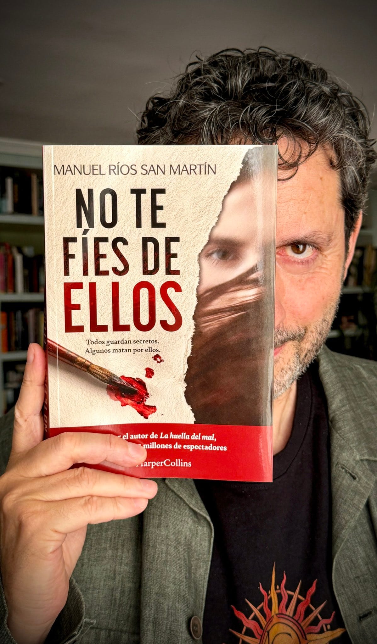 Presentación de la novela 'No te fíes de ellos', de Manuel Ríos San Martín