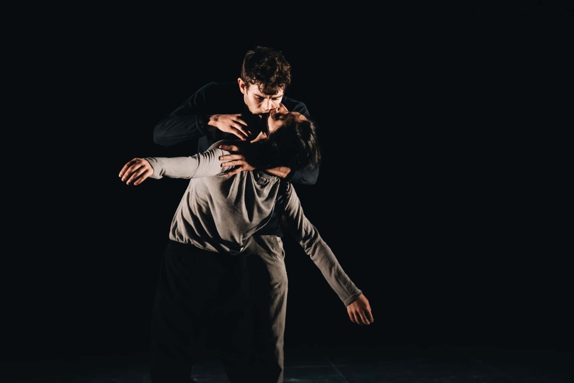 Mutar. Romper. Vibrar