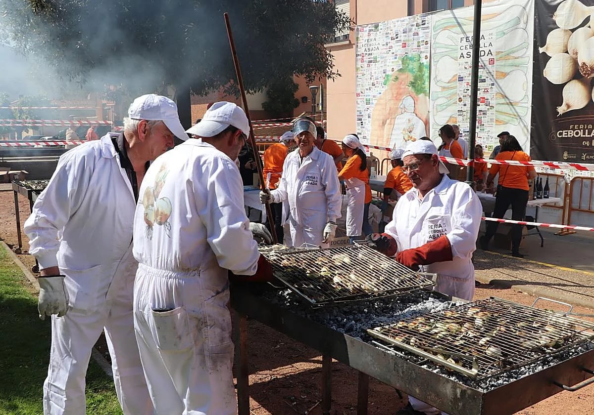 La Feria de la Cebolla Asada de Herce celebró su octava edición