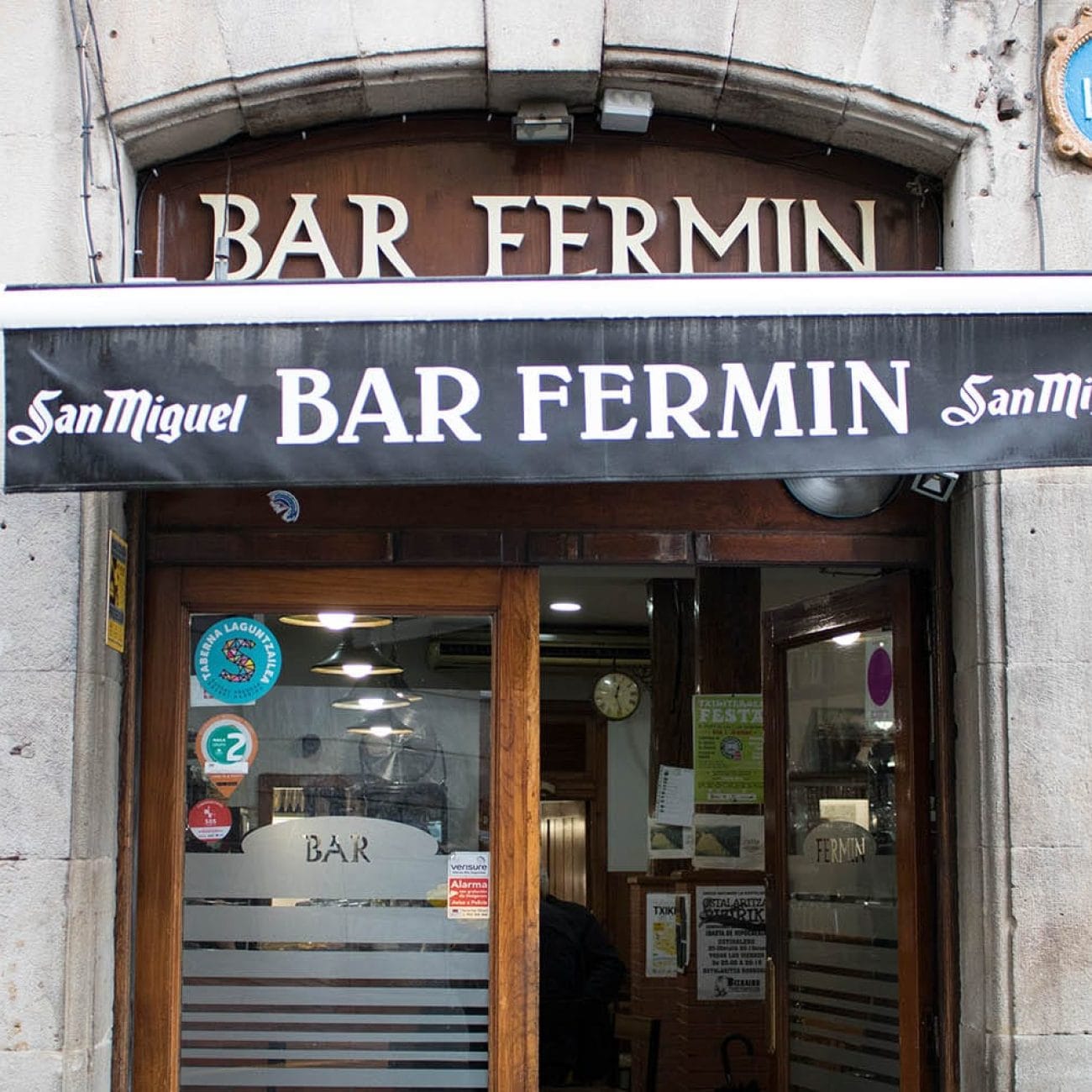 Bar Fermín: pintxos de bacalao y txikiteo en Iturribide