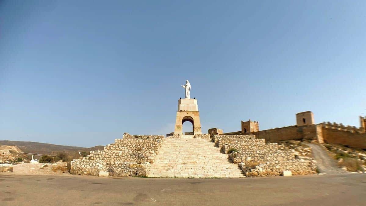 Las murallas del Cerro de San Cristóbal abren este verano
