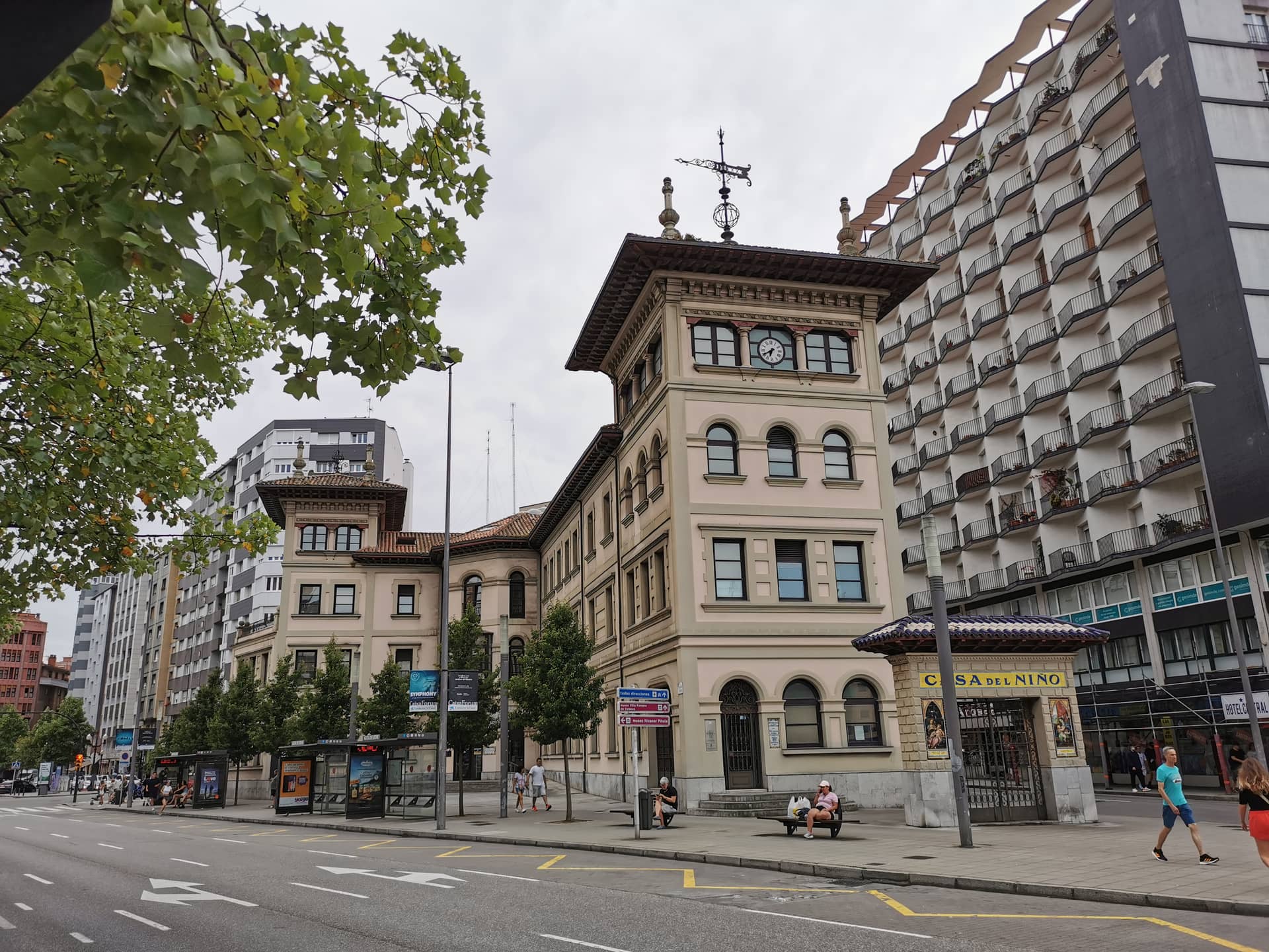 Guía para visitar el interior de edificios en Gijón