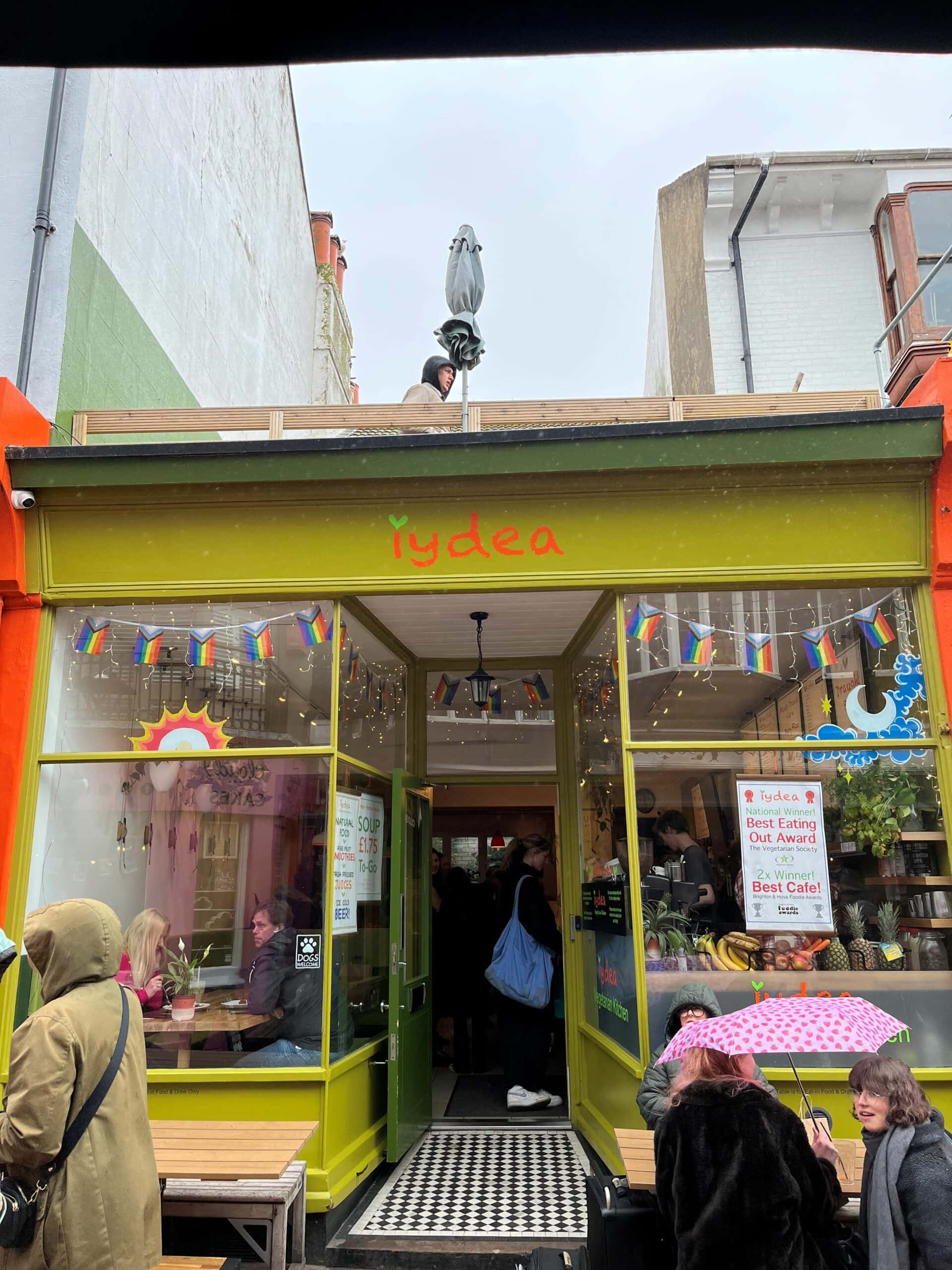 Comer en Iydea Vegetarian Canteen en Brighton