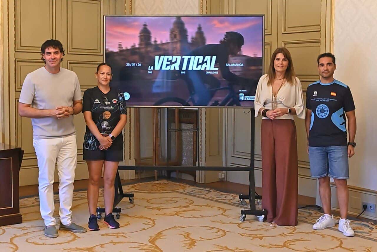 La Vertical: ciclismo nocturno en el casco histórico