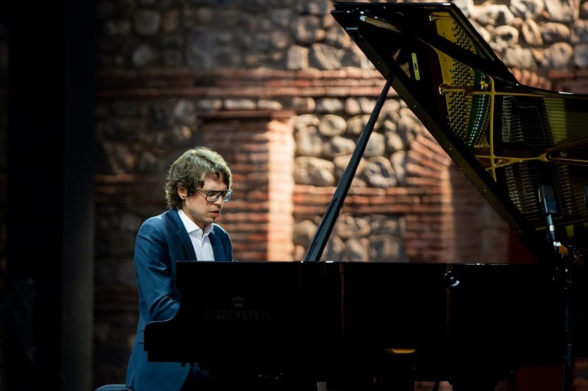 Lucas Debargue y Oviedo Filarmonía