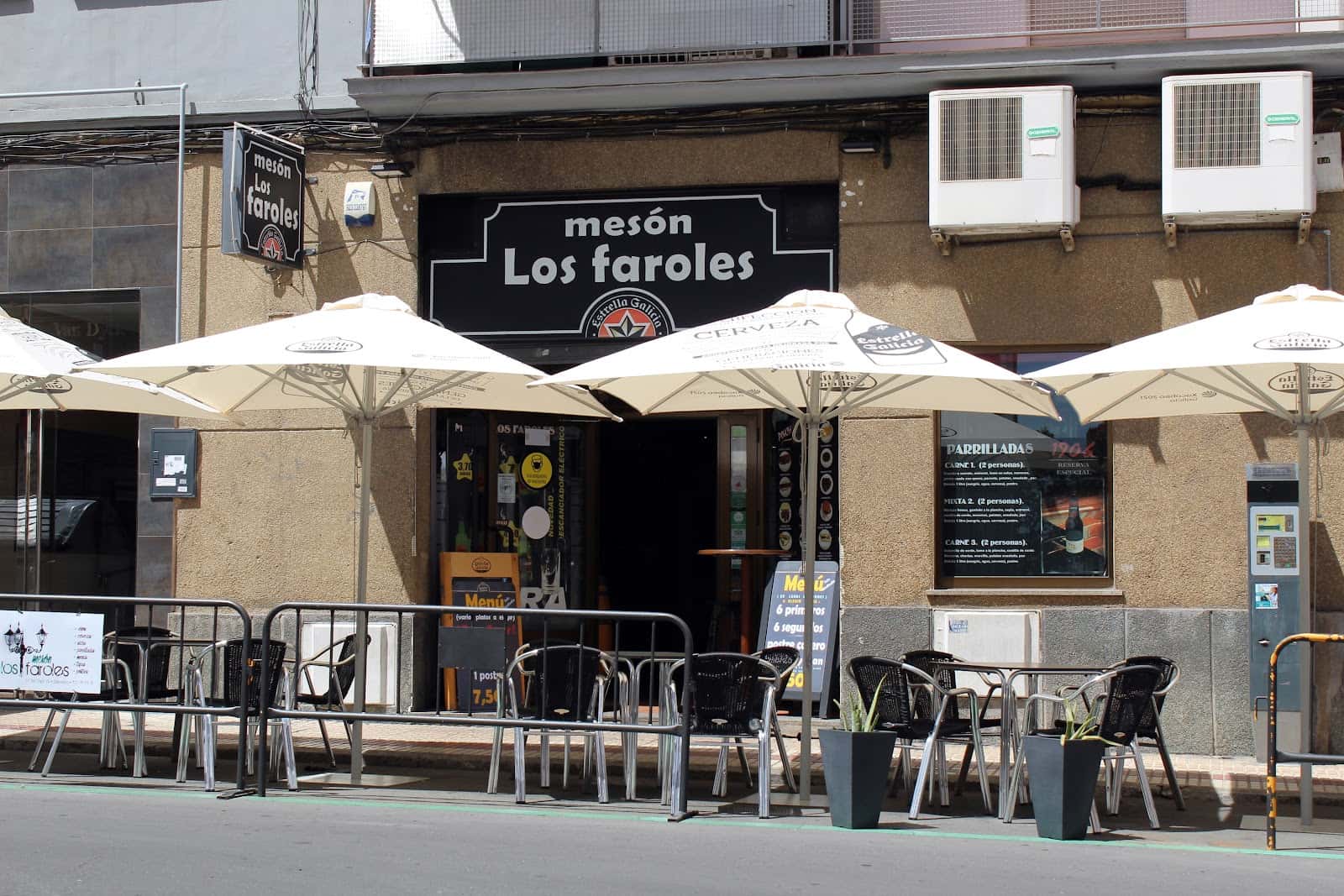 Mesón Los Faroles: cocina casera y menú del día
