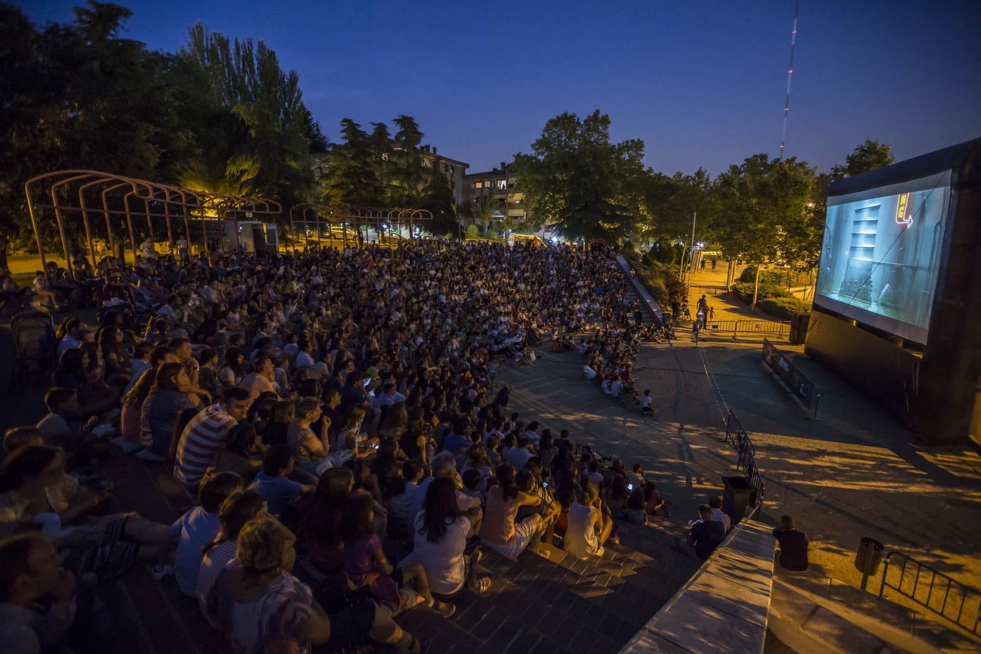 Veranísimos: circo, cine y música al aire libre