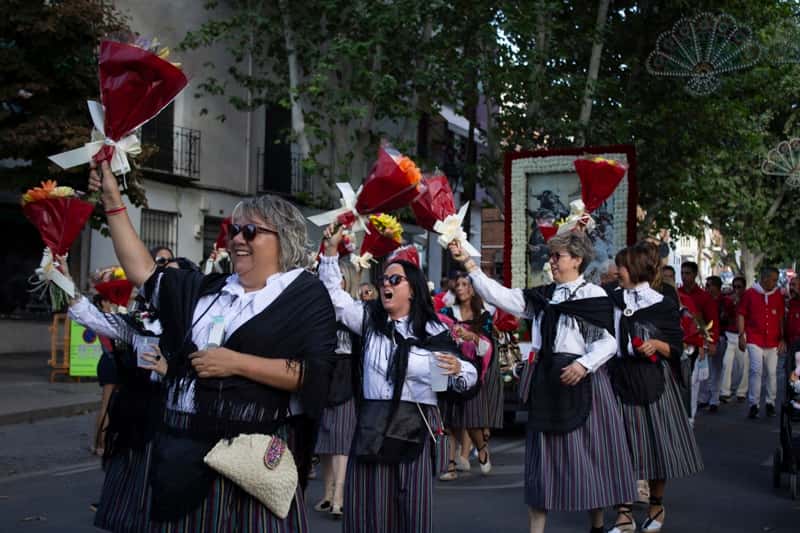 El traje de argandeña: historia y costura local