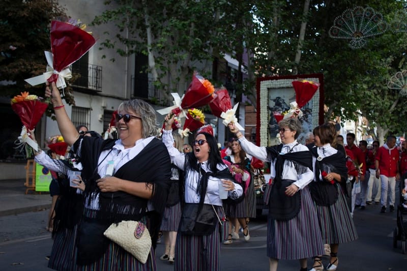 El traje de argandeña: historia y costura local
